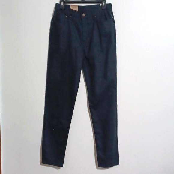 LEVI's "High-Waisted Mom Jeans Relaxed" casual black pants. Size W29, L3. NWT - Picture 1 of 16